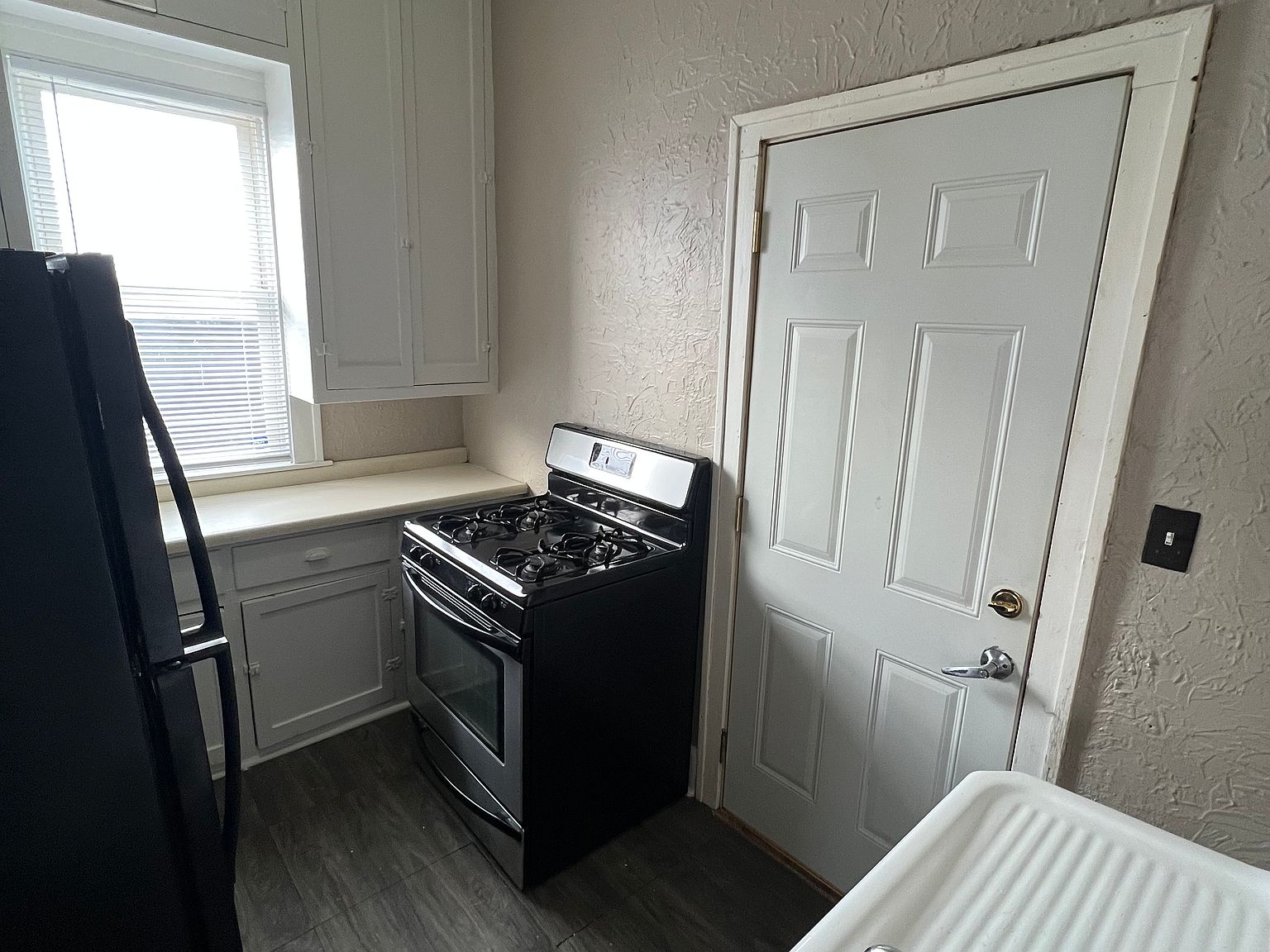 1220 N Main St #1, Rockford, IL 61103 | Zillow