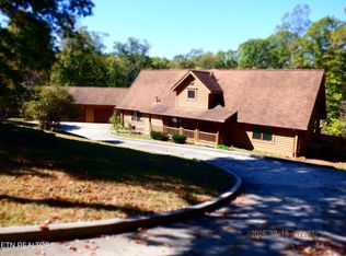 370 Brave Dr, Oneida, TN 37841