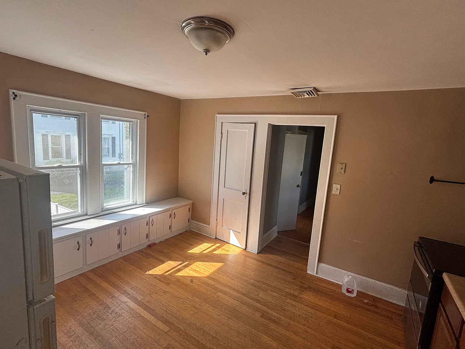 2 bed, 800 sqft, $1,700 — Photo 3