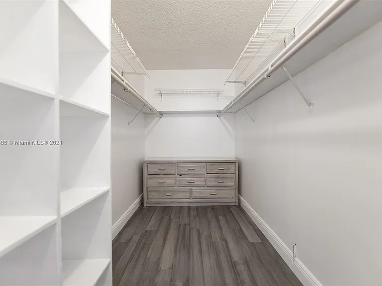 3161 S Ocean Dr — Photo 16
