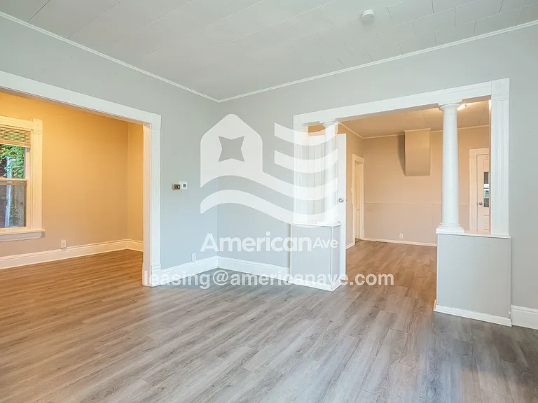 819780_003_living_room_13841706.jpg