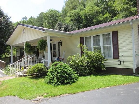 3rd image of 155 Preston Est