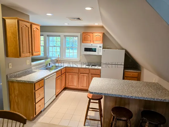 16 Ridge Rd #128B, Hallowell, ME 04347