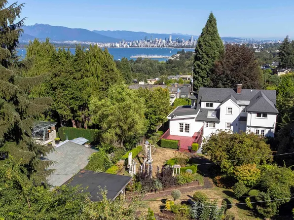 1937 Tolmie St, Vancouver, BC V6R 4C1