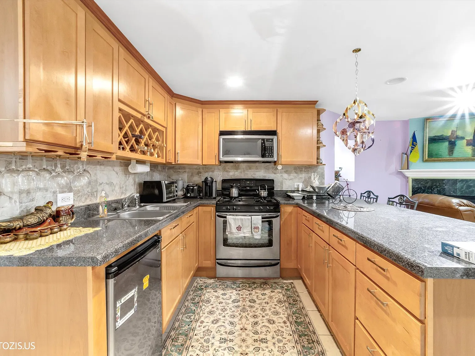 3 bed, 1550 sqft, $3,950 — Photo 2