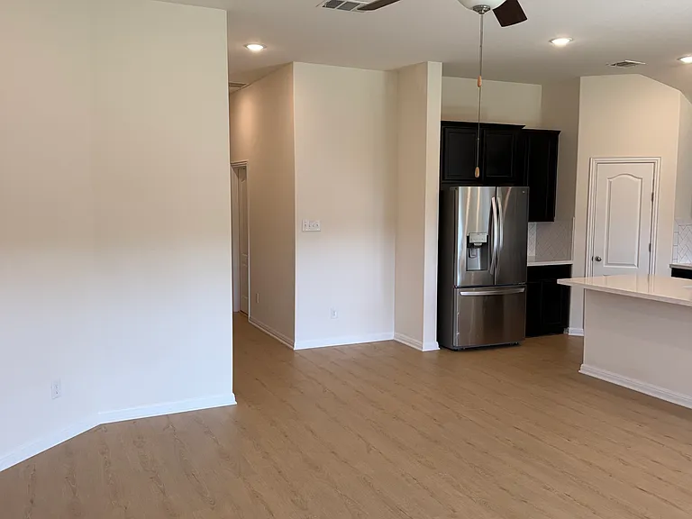 1541 Harrongton Way — Photo 6