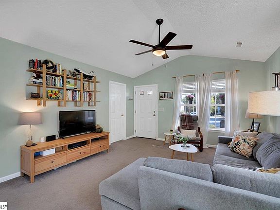 4th image of 211 Glenlea Ln