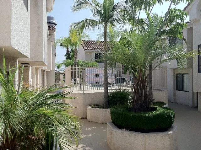 707 S Webster Ave — Photo 34