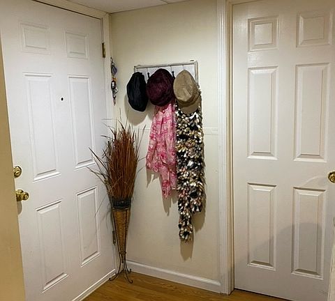2nd image of 1533 E Genesee St #B