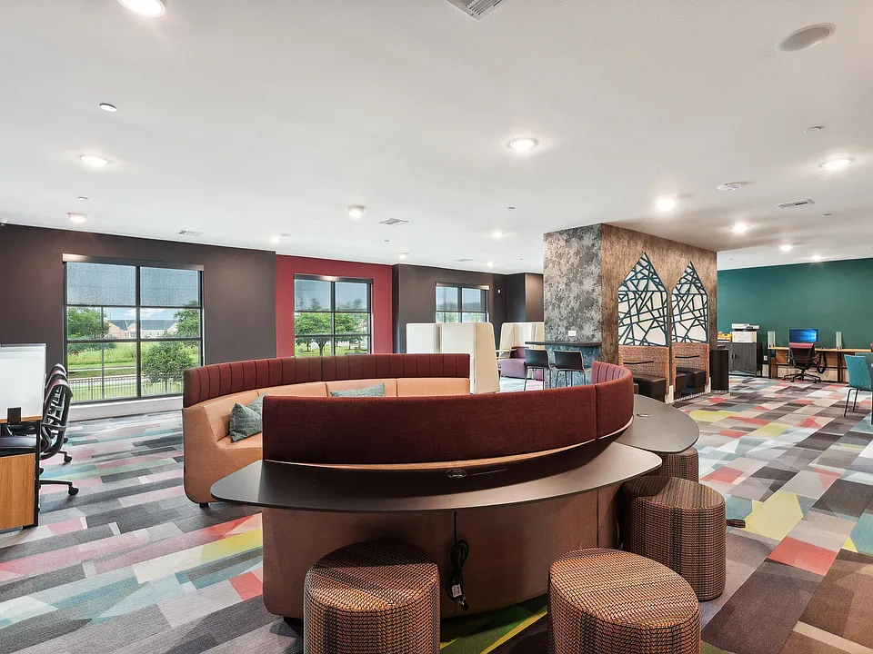 Coworking Lounge - Free professional workspace with computers and printer. Work remotely without paying for a coworking membership.