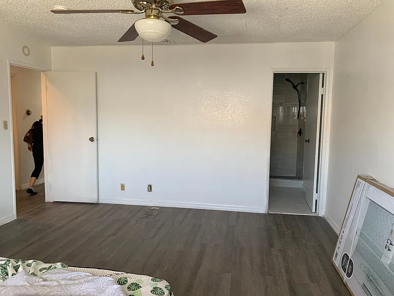 4764 Durfee Ave — Photo 4