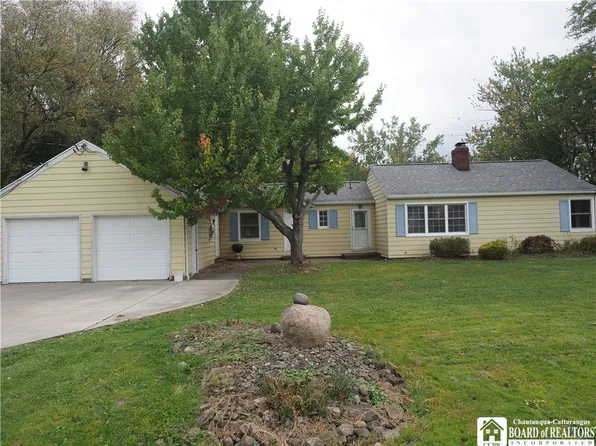 4734 Berry Rd, Fredonia, NY 14063