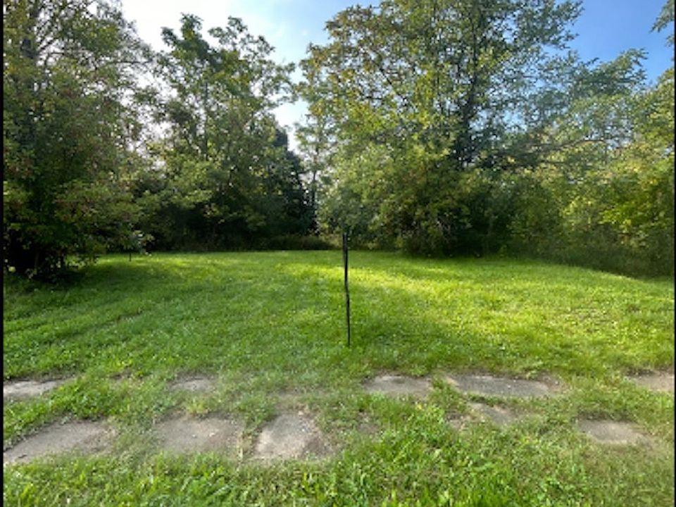 2nd image of 418 E Foss Ave
