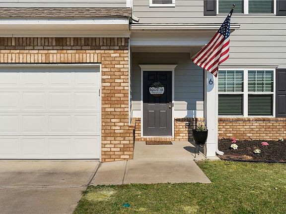 4th image of 6 Oak Ridge Ct NE