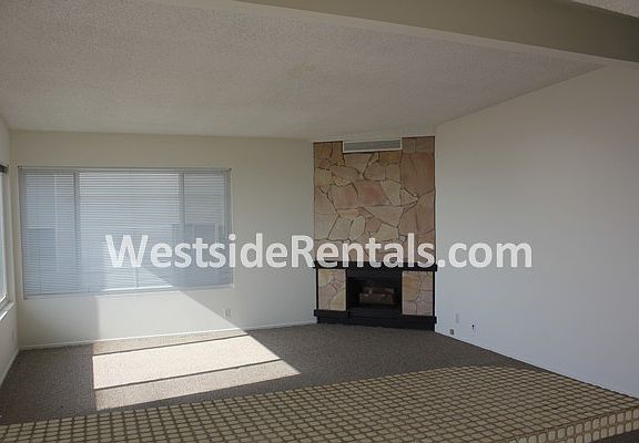 4th image of 3701 Ocean Dr