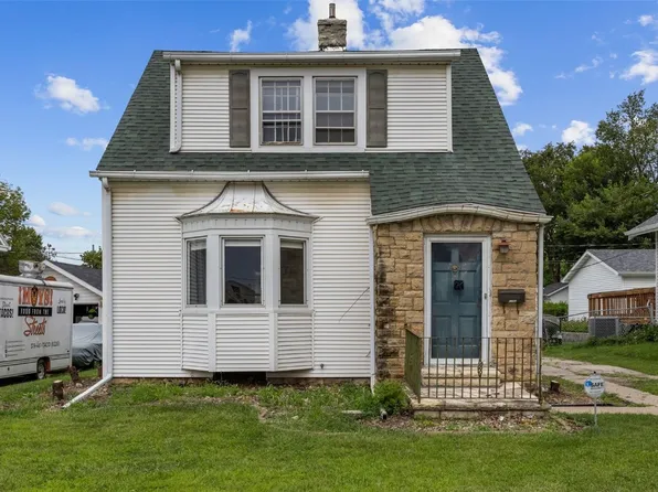 1716 1st Ave NW, Cedar Rapids, IA 52405