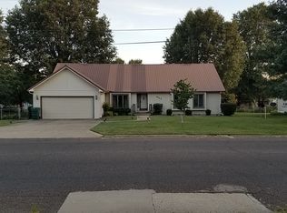 607 W Cleveland Ave, Monett, MO 65708