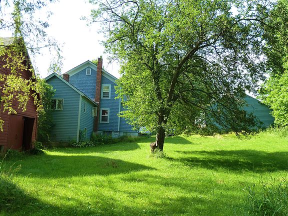 Beautiful Private Back Yard