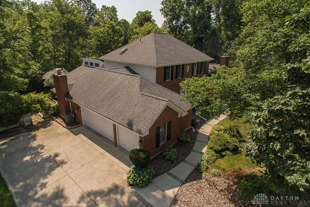 6 bed, 5157 sqft, $4,250 — Photo 2