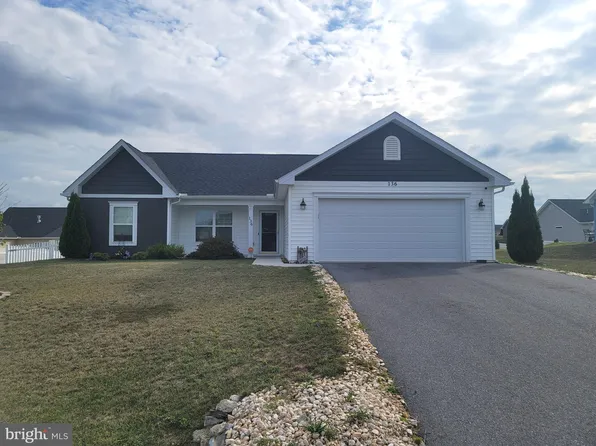 136 Quinella Ct, Martinsburg, WV 25404