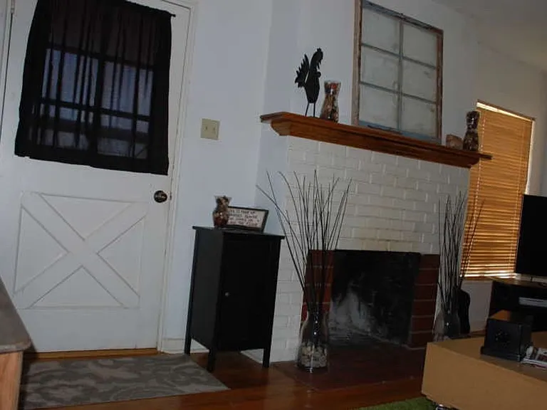 1064 Sycamore St — Photo 6