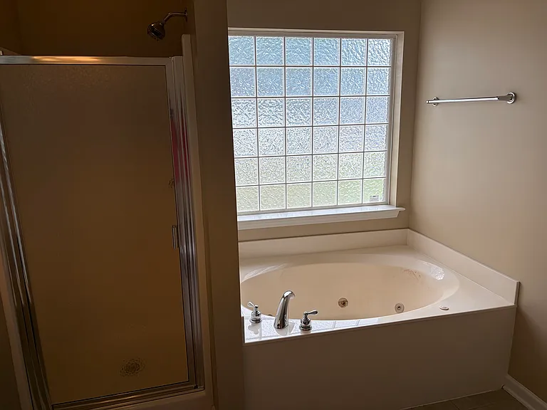 145 Highview Cv — Photo 8