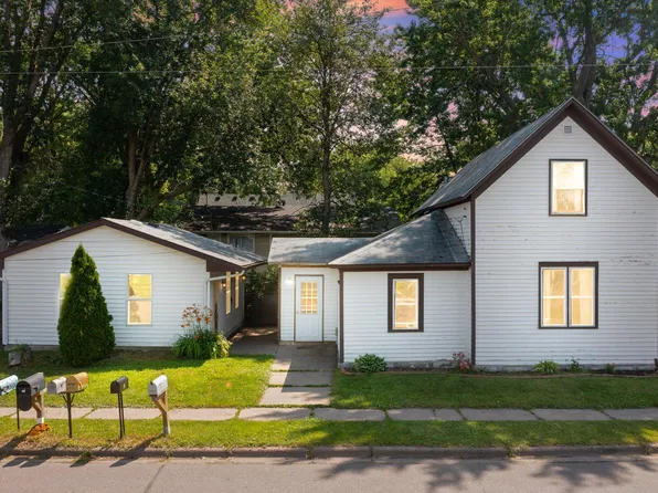 585 W 3rd St, Rush City, MN 55069