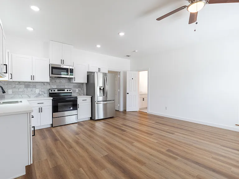 8210 Sparta St #B — Photo 32