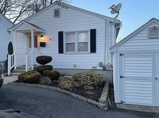 47 Boundary Ave, Providence, RI 02909