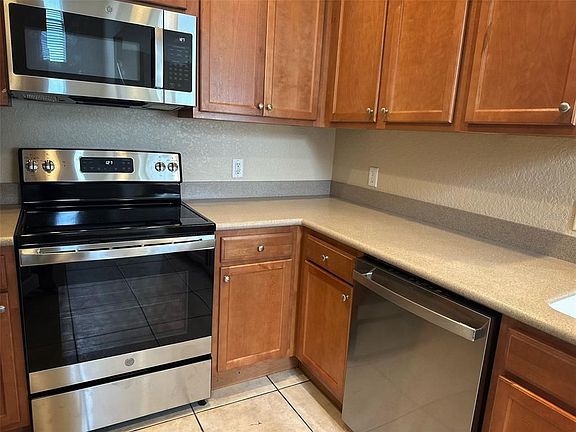 4th image of 2262 Grand Central Pkwy APT 4