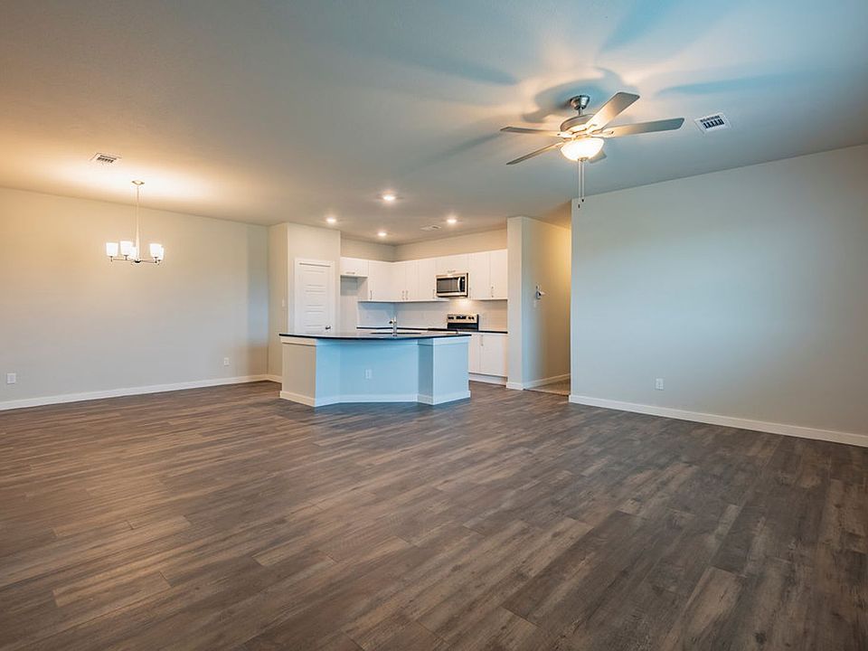 1st image of 624 Blackland Dr