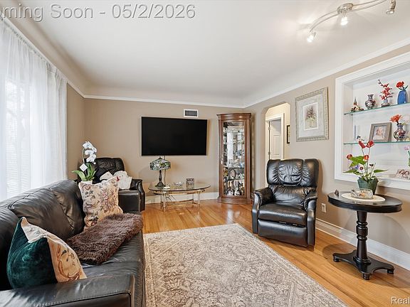 5th image of 2210 Lancaster Rd