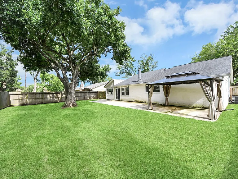 1104 N Heron Dr — Photo 25