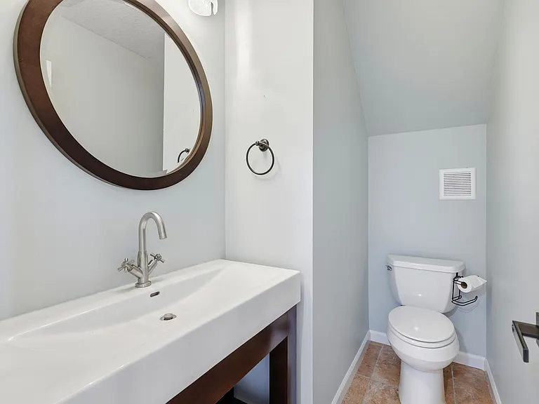 1401 Hood Rd — Photo 5