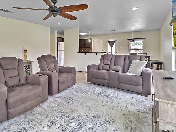 4th image of 11377 Ashwood Ct