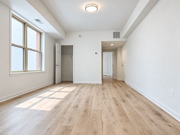 4th image of 1447 Chapin St NW APT 404