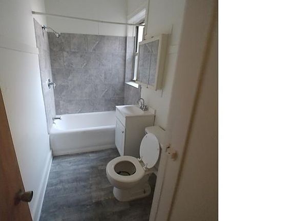 4th image of 7907 S Eberhart Ave APT 3