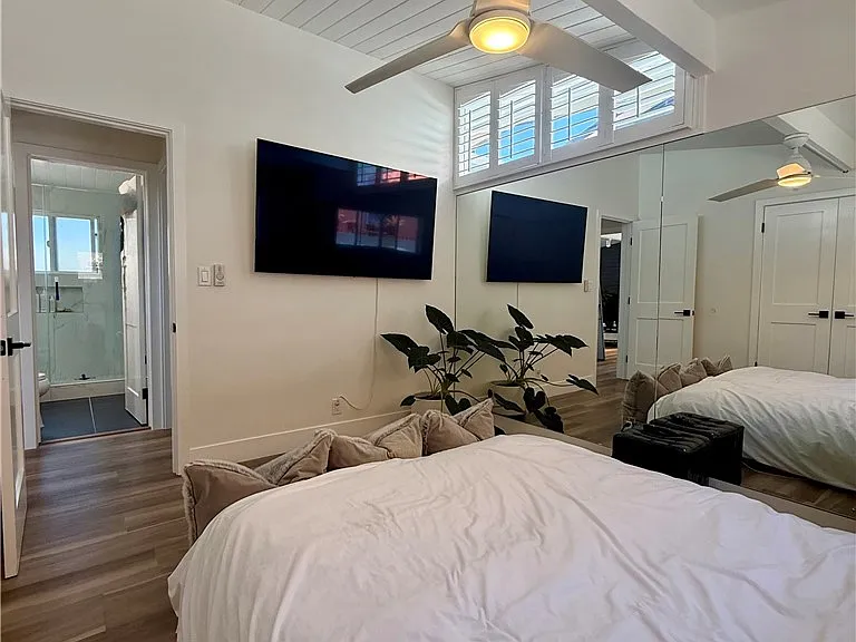 1140 W Balboa Blvd — Photo 6