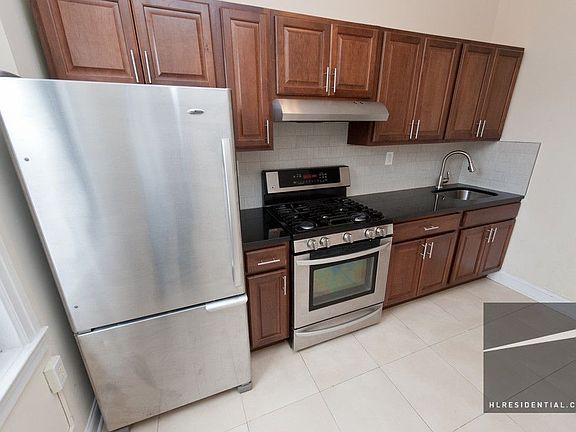 3rd image of 3157 47th St #2