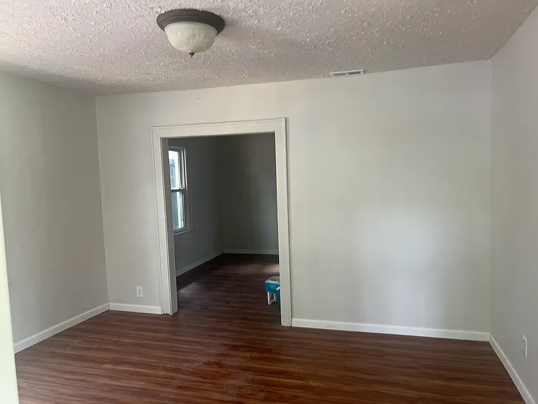 4529 Vernon Ave — Photo 8