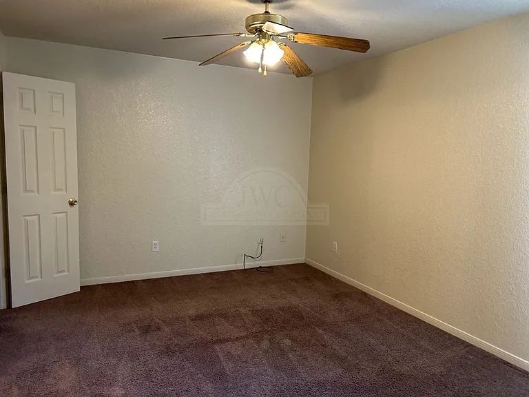 1600 Dugger Cir #A-C — Photo 8
