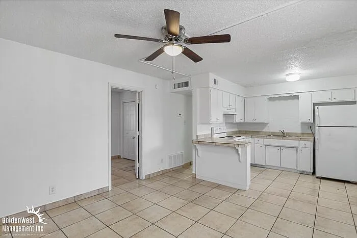 7150 N 27th Ave #5 — Photo 3