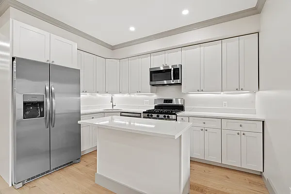 Rented by Compass | media 30