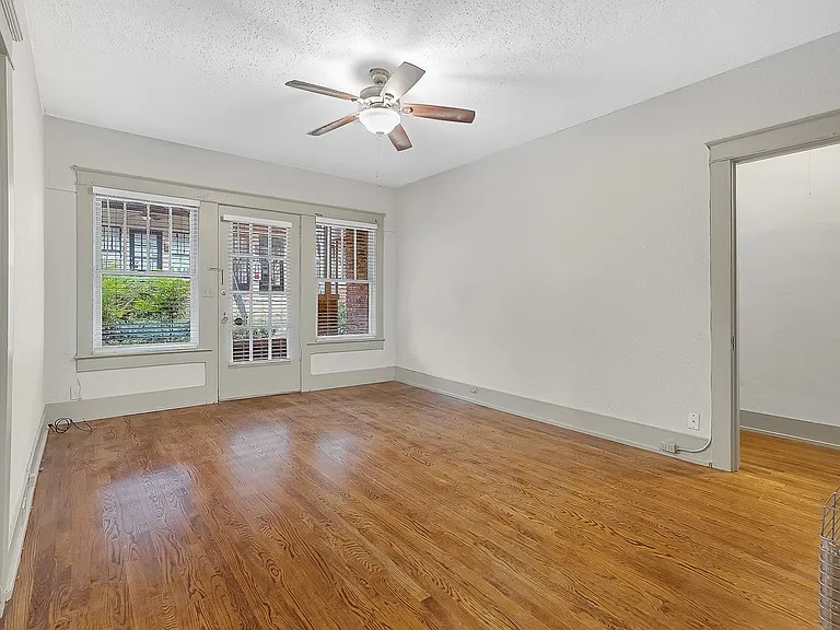 Highland Court II Apartments — Photo 7