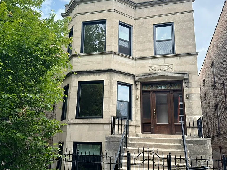 2528 W Cortez St — Photo 1