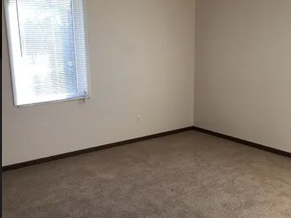 3rd image of 802 Hartwell Dr APT F