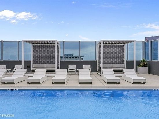 Roof top pool w/cabanas