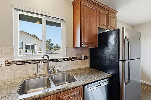 2 bed, 1.0 bath, 714 sqft, $3,250 Photo 1