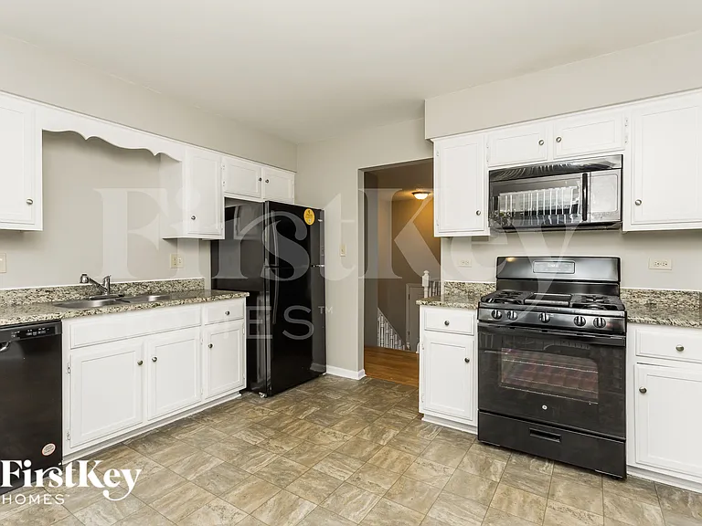1220 Lehnertz Cir — Photo 5