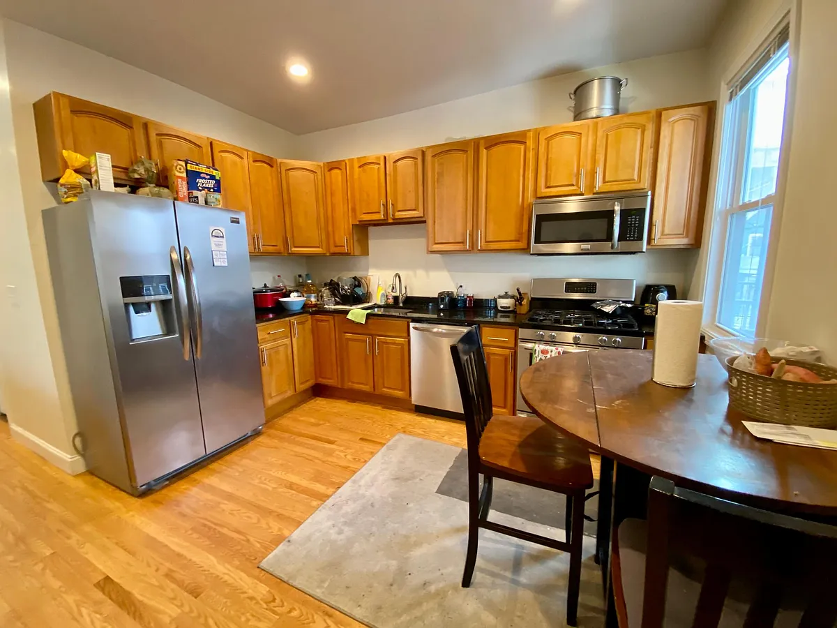 Building Photo - 3235 Washington St #1